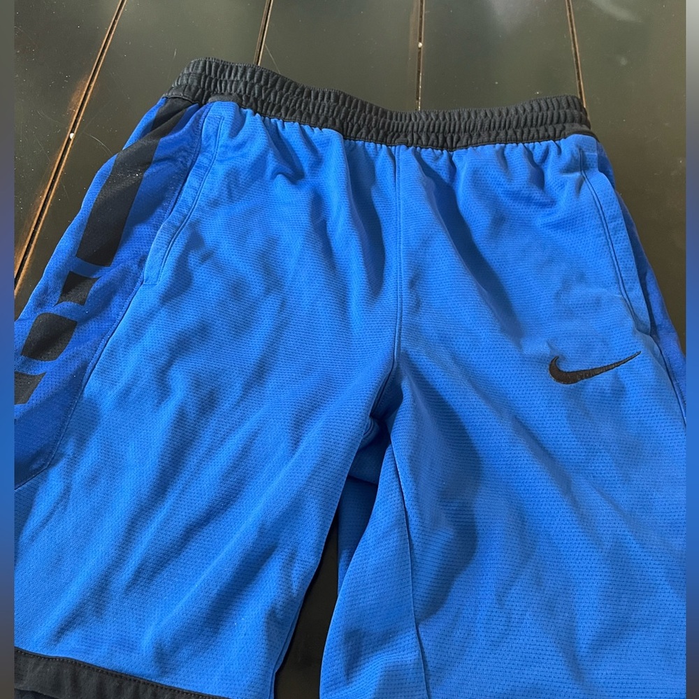 Boys large Nike Elite shorts